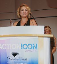 Zoe Bell Acceptance Speech As Diamond in the Raw Honoree