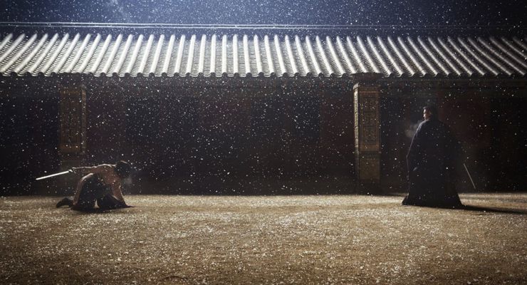 Still of Byung-hun Lee and Go-eun Kim in Memories of the Sword (2015)